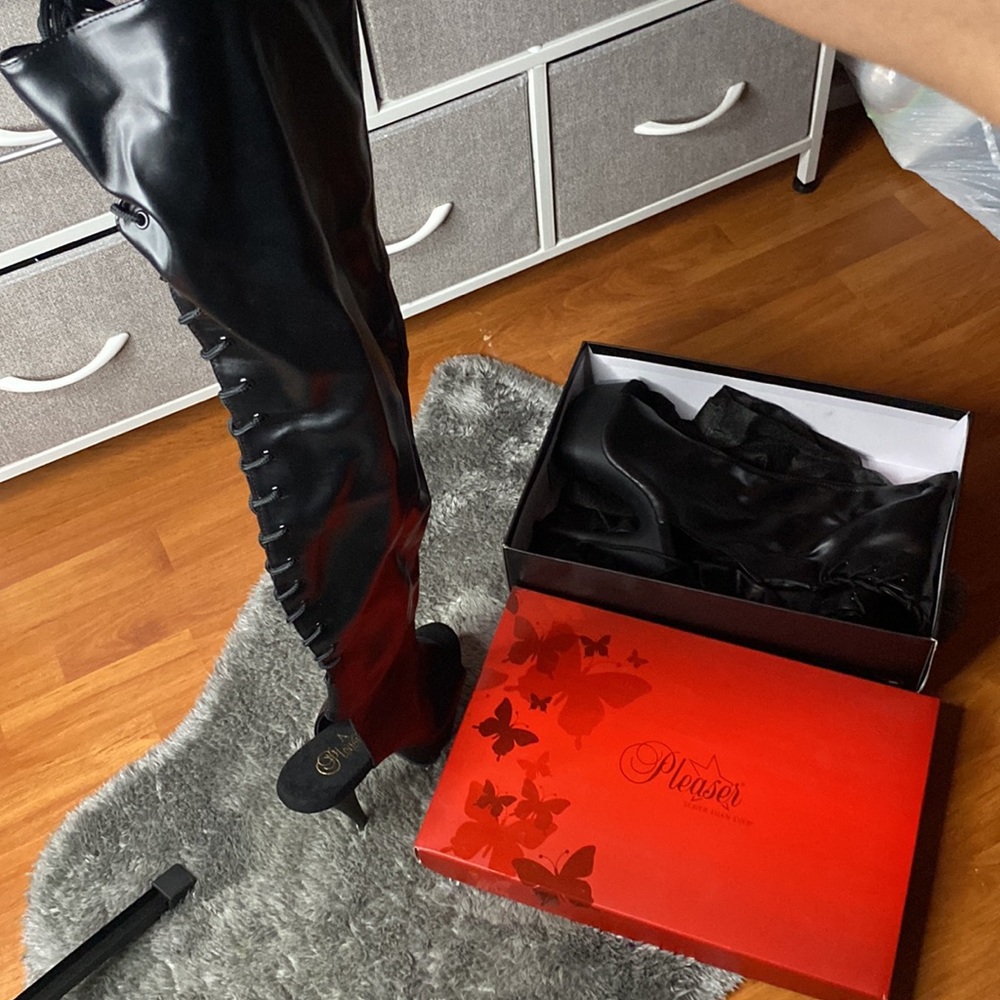 Thick High Leather Lace Boots